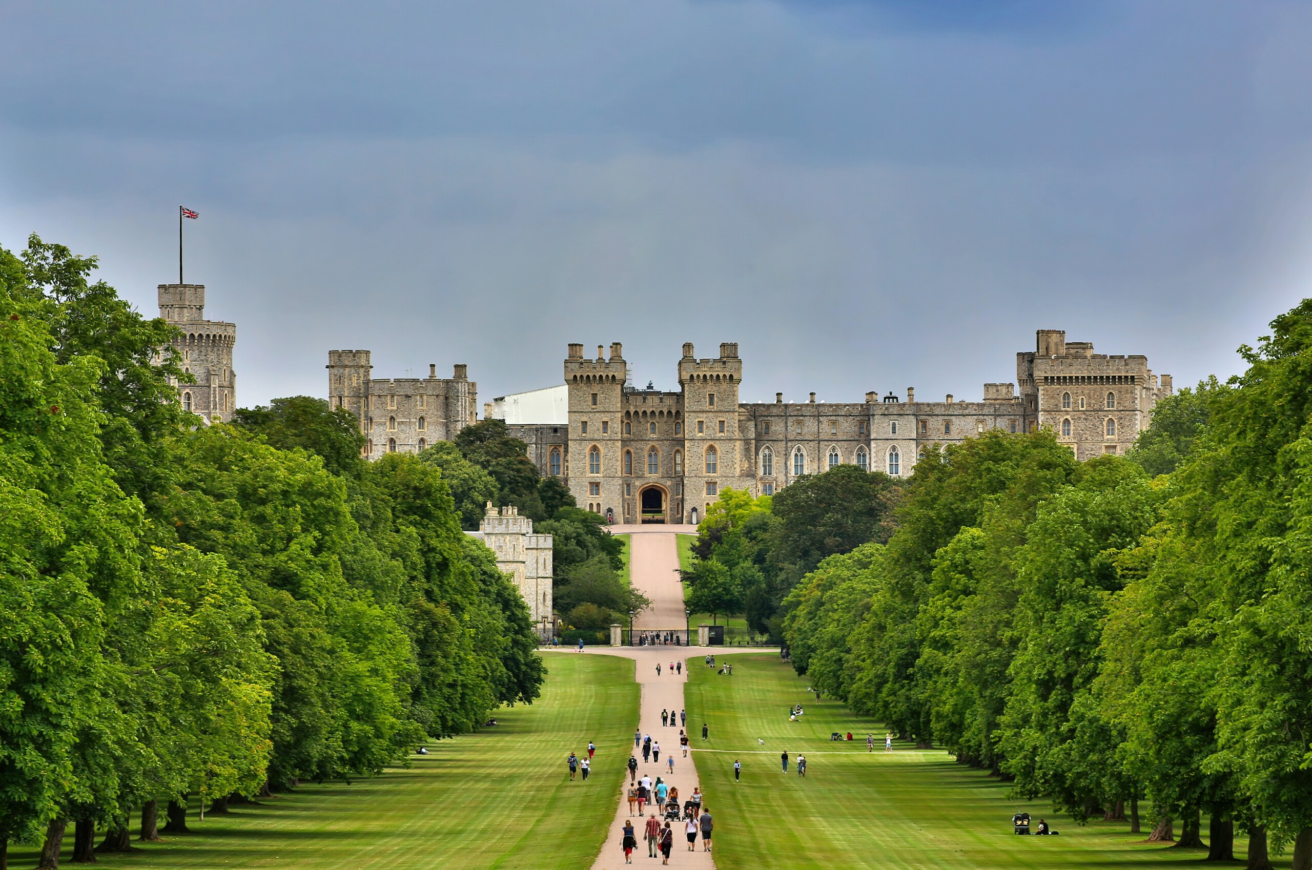 Continentbus_London-Klassenfahrt_Schloss-Windsor-scaled Disneyland und Paris kombiniert mit CONTINENTBUS